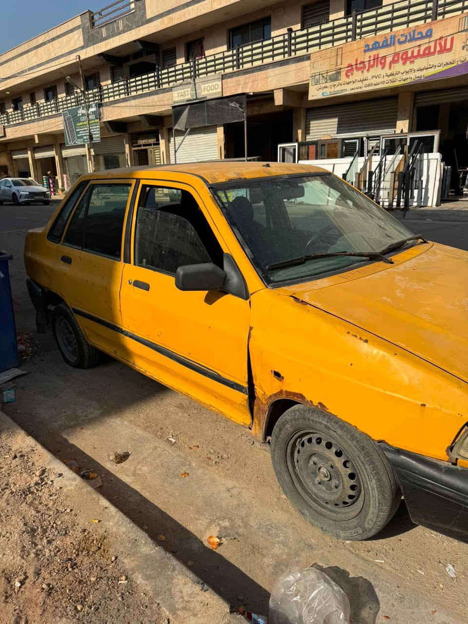السلام عليكم سايبة موديل ٢٠١٢ رقم بغداد ما اندل راعيهة وعاطلة ماتشتغل مكان بغداد السعر ٥ ورقات ***********
