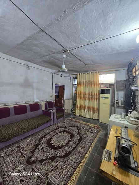 مساحة 100 متر 

الموقع ... نجف الاشرف ... 
شارع المطار الجديد قرب اسواق فدك 

 سعره 17 مليون  مع مجال مكتب الصدرين  ***********
