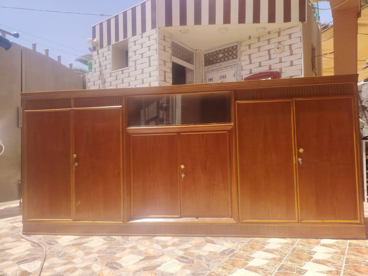 بوفيه ٣متر مستخدمه نضيفه *********** واتساب أو خاص
