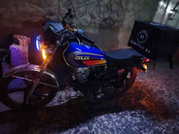 السلام عليكم سولنك٢٠٢٣ للبيع سعره٥٥٠ وبيه مجال قليل حك جيه كلشي شغال نقص فقط قبق باتري وصينيه بريك امامي عنوان بغداد الدوره ابو دشير  ***********
