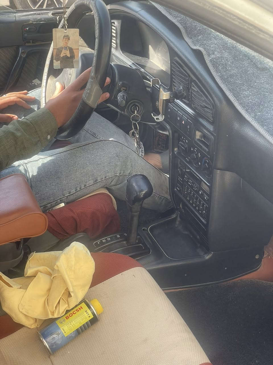 ‏السلام عليكم النترة 1995 السيارة جاهزة 100%السيارة مجفت جديد وباتري جديد
وتخم تاير جديد السيارة ما ناقصهة أي شي اشغل وتمشي مسكر وصاحبها موجود من صبح يحولك اوتاماتيك مو عادي 
لايت زنون تبريد وتدفئة السعر مناسب 33 وبيهة مجال 
***********هـ
