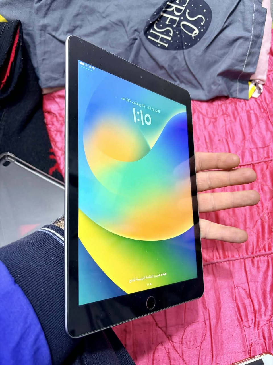 السلام عليكم  ايباد ابل مكفول من كلش جيل الخامس  ذاكره ١٢٨ 
ايباد  نضيف   نموذج A   شرق اوسط مكاني الزعفرانيه او المشتل  مراوس يرهم او بيع سعر ١٦٠ 
***********
