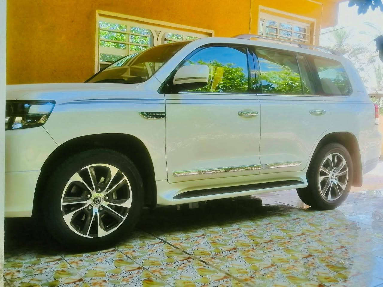 لاندكروزر ٢٠٢٠ ساز باب اول اسياره كفاله وجديده فول مواصفات ماشيه ٩١ تايريات مال الشركه اسبير مانازل السعر ٥  دفاتر العنوان المحموديه ***********//***********
