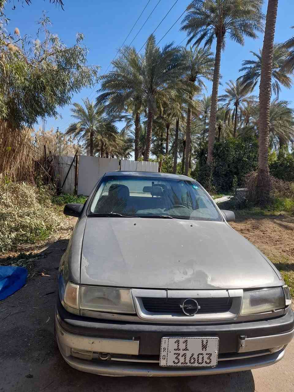 سلام عليكم أوبل موديل 1995 
كير اوتوماتيك
 تبريد اصلي محرك ٢٠٠٠ 
 رقم بغداد باسمي 
سنويه ل 2031
***********
