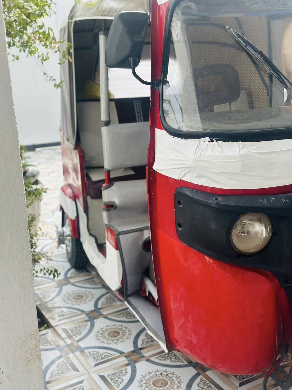 السلام عليكم تكتك موديل ١٨ رقم ديالى تحويل ثاني يوم ماناقصهة شي تخم تاير جديد دوشمة تخم سفريات  السعر 
4800 وبيها مجال مكاني ديالى بعقوبة التحرير شراي خاص او يتصل ***********
