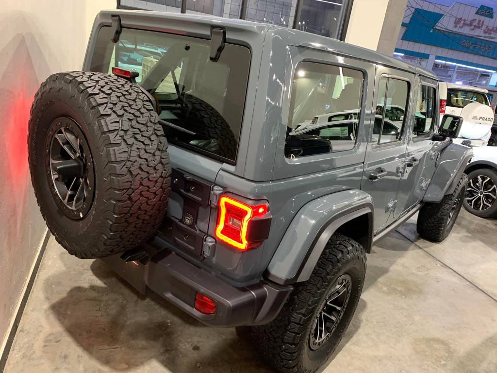 لون السمنتي الجديد اعلى مواصفات بالرانكلر الرقم بغداد مكانها بغداد 
*********** بغداد, العراق
