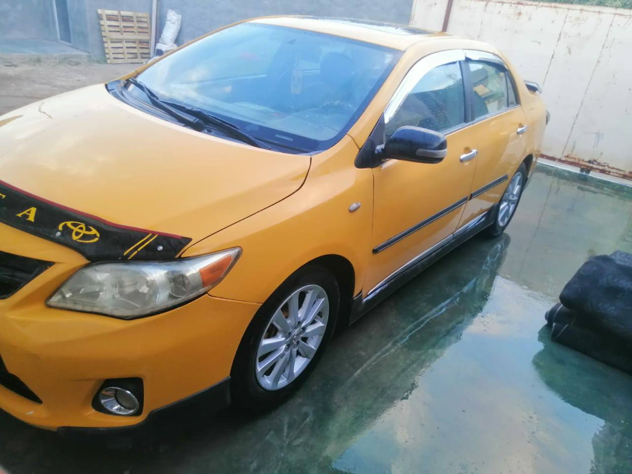 سلام عليكم كورله للبيع موديل 2010 محدثه 13 سياره جاهزه من كلشي كامل موصفات تخم تاير جديد محرك وكير وصدر كله جديد ضررها بس قماره تحويل ثاني يوم السعر 80 وبيه مجال ***********
