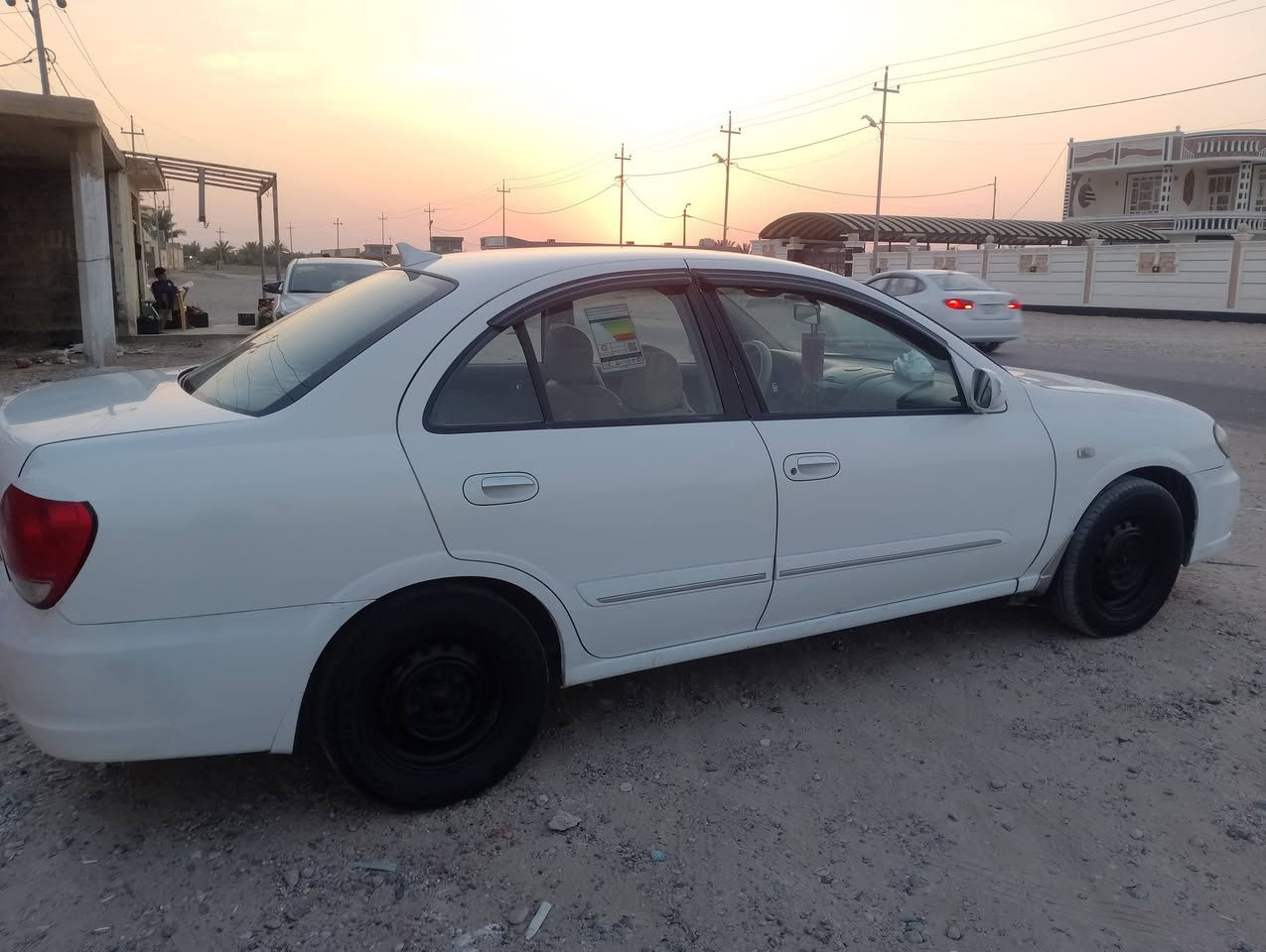 سلام عليكم سني للبيع موديل 2010 ياباني اصلي محرك اسود  1600 تخم تاير جديد صدر جديد كير مكفول   تبريد شغال ما بيه كل نقص سياره بيه طخه جاملغ صبغ اني ابيع حزام ما بيه اي دواخل سياره حلوه بعد أحلى من صور مكان السياره الانبار هيت السعر 72 مجال بصيط الإتصال  ع رقم ***********
