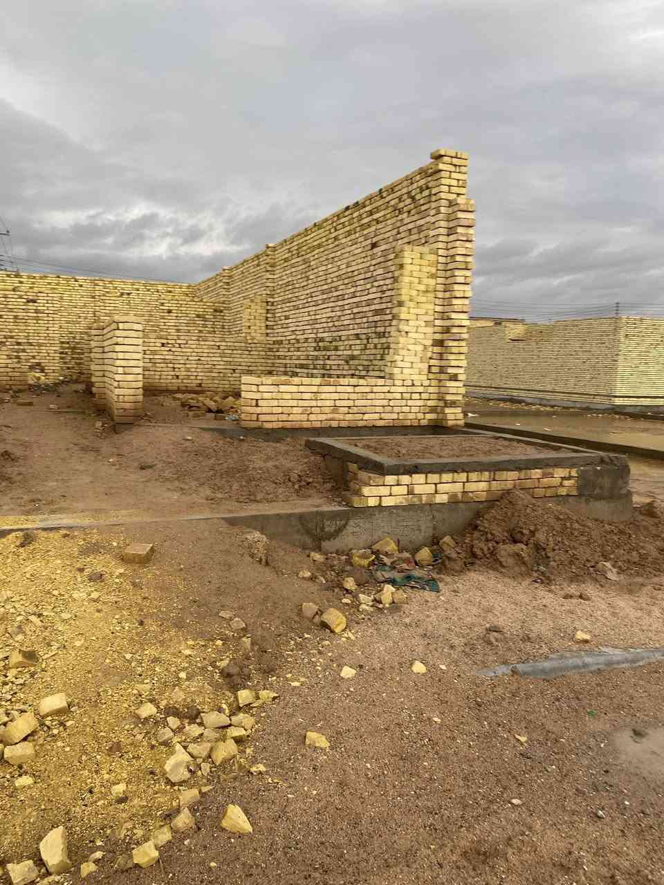 بيت هيكل للبيع 150 متر ركن بناء طابوك بتلو رباط كامل خدمات العنوان المدثره السعر 35 مليون وبيه مجال قليل للإستفسار ***********
