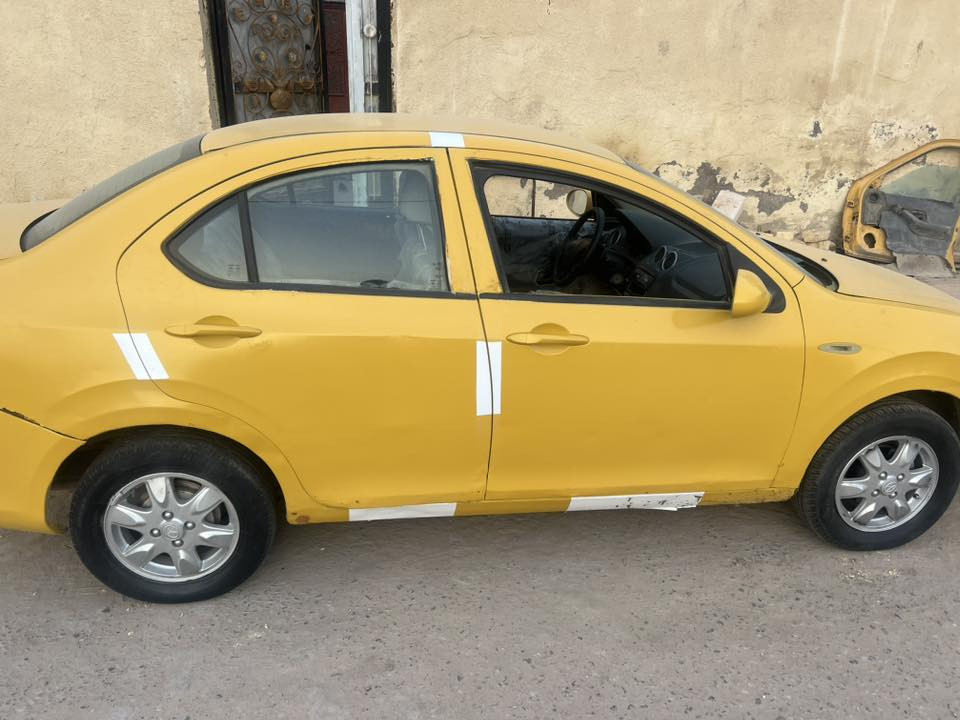 سلام عليكم السياره للبيع السعر ١٥ ورقه وبيها مجال محركها حلو بس بي خربطه ب التيبي أس لو ب الجويتر يرادله تنضيف شغاله ومابيها شي حدادتها تعبانه وباتري جديد توى أخذته تأثيراتها وره وكدام نضاف كشرتها حلوى وبيها نقص جامات الكدام السدر والسايق رقم التلفون ***********
