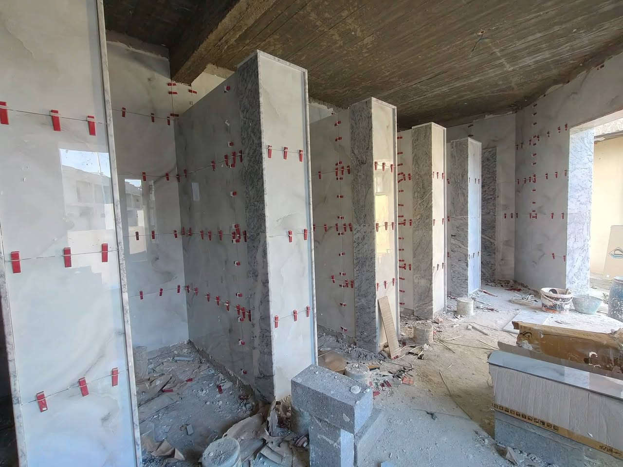 السلام عليكم عملي سيراميك بورسلين مرمر متفرغ حاليا العمل داخل الموصل فقط
***********
***********
