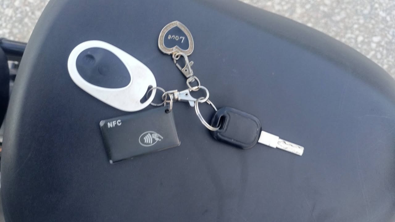 سلام عليكم
شباب دراجه شحن R9 نضيفه كامل مواصفات

1هورن 

2اشارات شغالات

3نشرات حلوه 

4 سويج بصمه وكارت 

5 خمس بطاريات 

6سرعه 85 تمشي 

7 ستاند تلفون 

8 بريكات مابيهن شي 

9دراجه نضيفه من كلشي 

10 تجيك مع بطاريه مال شحن تشحنهه 

11 تقبط شحن 100

12 موديل 2026 
13بيهه كلوب عالي وناصي 
دراجه جديده قبل 2 شهرين اخذتها 

السعر 450 المكان السماوه قرب القوس


**إذا كنت صاحب هذا الإعلان وتريد حذفه لأي سبب، رجاءا أرسل رسالة إلى الدعم الفني**