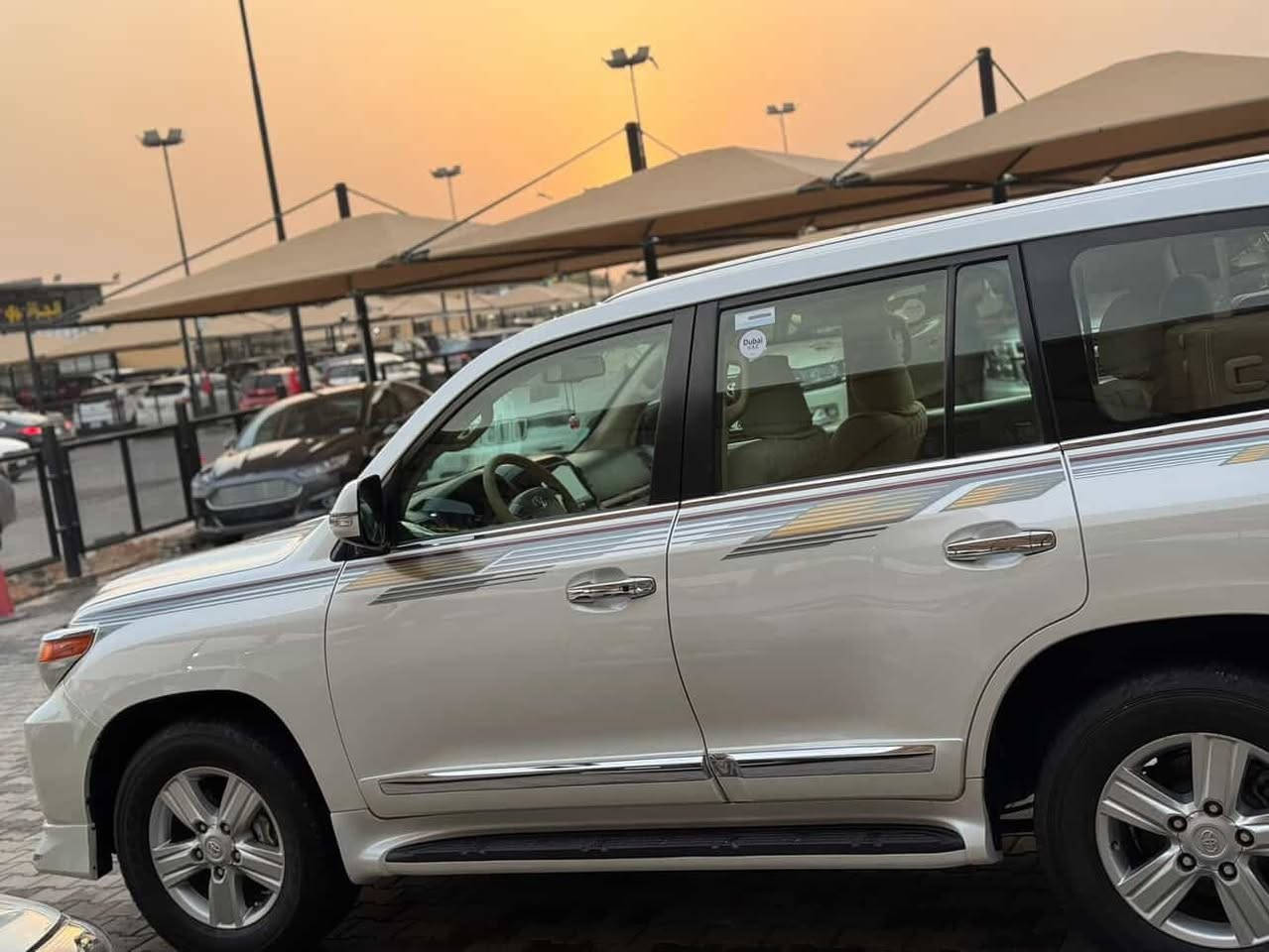 السلام عليكم 
لاندكروز موديل ٢٠١٢ فطيم كفاله عامه 

بأسمي تحويل مباشر 

تخم تاير جديد 

كير مكينه كفاله 

السعر 350 وبيه مجال بسيط 

استفسار *********** فقط الجاد يتصل رجاءً
