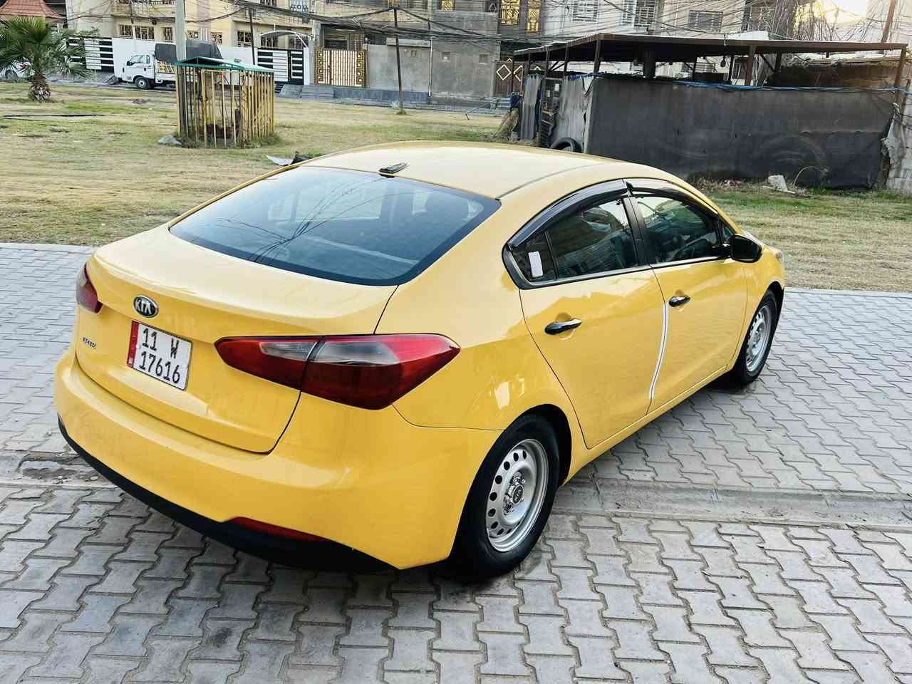 سلام عليكم كيه فورتي مديل 2015وارد امريكي حادثه بس دعاميه والباقي كفاله عامه اليبل واحد كله سياره هيه وغرمات مصفره سنويه 2028سياره جاهزه مال جناي لايت زنون شاشه تحكم ستيرن مكينه 2000تخم تاير حداديه كله جديد السعر 105الستفسار كثر نتصل مكلف بنشر ***********
