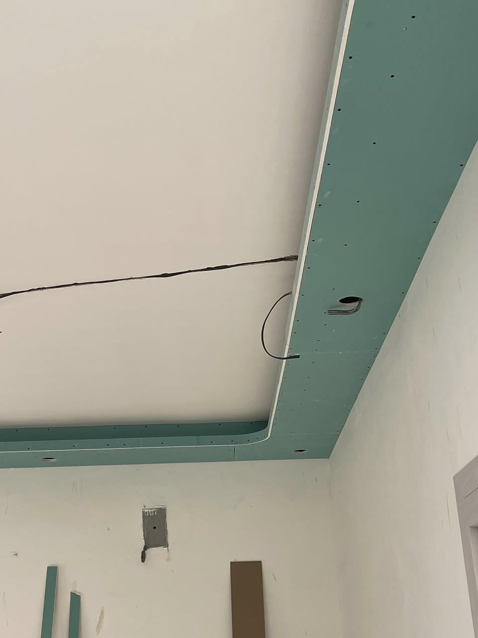 سعر المتر البوكس 18الف مواد وعمل وتصليح فتح اناره هديه 🪜🌈🪚
***********
