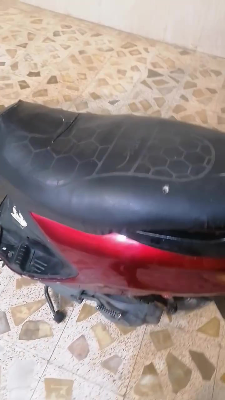 السلام عليكم نجف حي النداء
فراشه فحل نظيفه وحلوه ومحركه ناعم
وبالواقع احلى من بالصور كهربائياته كلها شغاله
الدراجه كل شي ما بيها نقص بس شغل واطلع
***********

