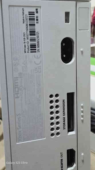 السلام عليكم اكس بوكس سيريس اس نظيف جدا مع كامل الملحقات اصلية وجوستك إضافي كيم سير والعاب بي لعبة فيفا 26 ولعبة ارك رايدر اصدار الجهاز 2023 للبيع بسعر 350 وبي مجال استفسار موجوده خاص *********** واتساب عنوان بغداد الكرخ
