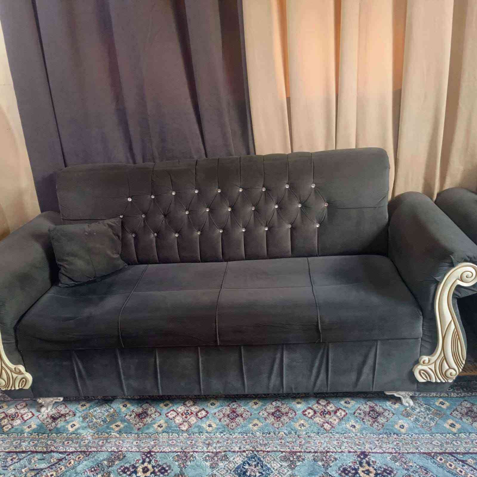 تخم تركي خشب درجه اولى وقماش اصلي 
متكون من ١٠ مقاعد 💺 
نظيف مابي ضرر او كسر 🪵 
يوجد ضرر بسيط بقنفه وحده ع مقعد واحد شويه نازل 
بيع محتاج سعره ٣٢٥وبي مجال 
العنوان الحريه دور نواب الضباط قرب جامع العباس واخيه الحسين المحمودية, بابل


**إذا كنت صاحب هذا الإعلان وتريد حذفه لأي سبب، رجاءا أرسل رسالة إلى الدعم الفني**