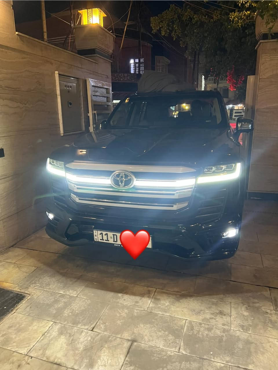 السلام عليكم لاند كروز
ساز ام الضمان 
النوع :VX  LIMITED 
حجم المحرك : 3500 TWIN TURBO
عداد المشي : 23 الف كيلو
موديل :2024 
رقم السياره : بغداد بئسمي
مواصفات السياره : فول واحد على واحد 
معروف مواصفات ال تون تيربو تجي واحد علو واحد  
مكان السياره : بغداد البلديات 
الحاله: كفاله عامه من كلشي 
رقم الهاتف : ***********
