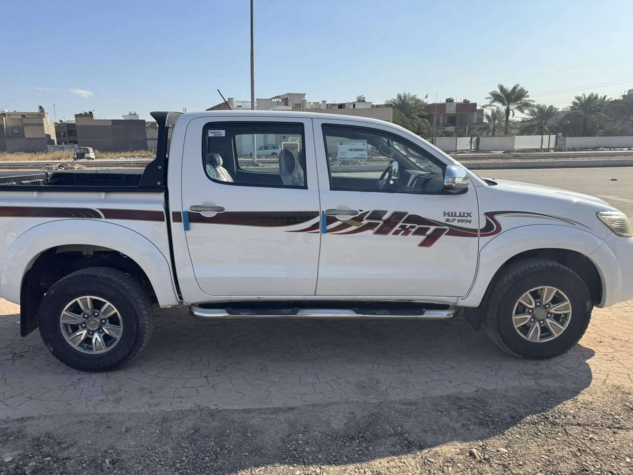 لسلام عليكم تيوتاهايلوكس 2013فورويل عالي رقم أربيل بسمي هزه جديده ماشيه 145الف السياره بس الباب مال البدي الوره مصبوغ والباقي كفاله عامه من الباردوالصبغ مكينه ممفتوحه تخم تايرالسياره جديده السعر235اوبيهه مجال للستفسارهاتف *********** مكان السياره بغدادالشعب
