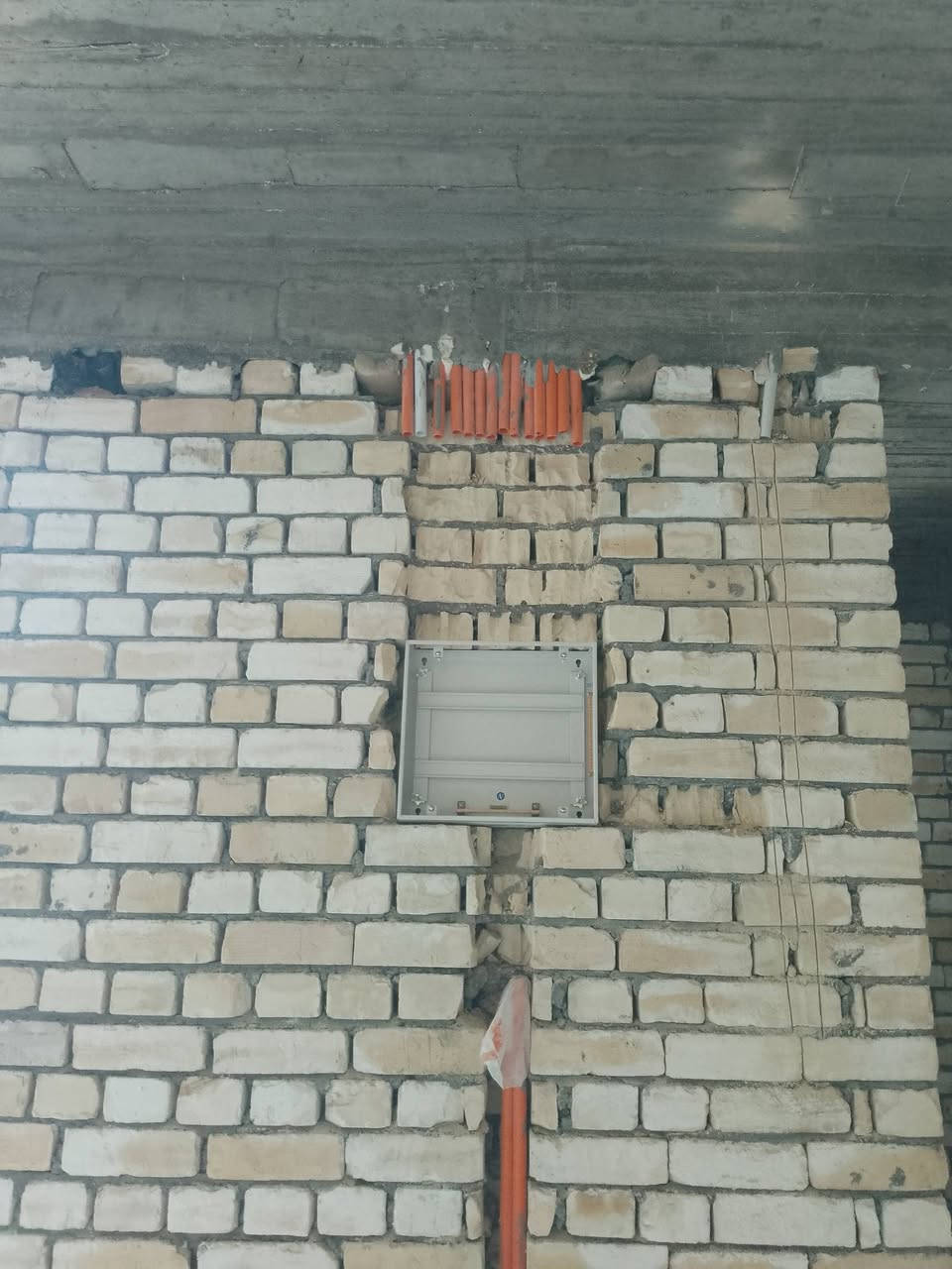 السلام عليكــم
فراس التأسيسات  الكهربائية  🔨
المنازل🔨
بوري _ سيمنز _ 
🔴قـص وحفر الجدران (كوسـرة + دريل) ⚒️
🔴تثبيت النقاط كبان لــيزر ✅
⚫نظام تقفيل (التشطيب) بوتــلس + شناطــة✅
⚫منظومــة انترنيـت✅
⚫منظومــة الكاميرات✅
⚫منظومــة ستلايــت ✅
هذا جزء  من اعمالنا ان شاء الله ينال اعجابكم ✅
للاستفسار وتساب 
***********📞
