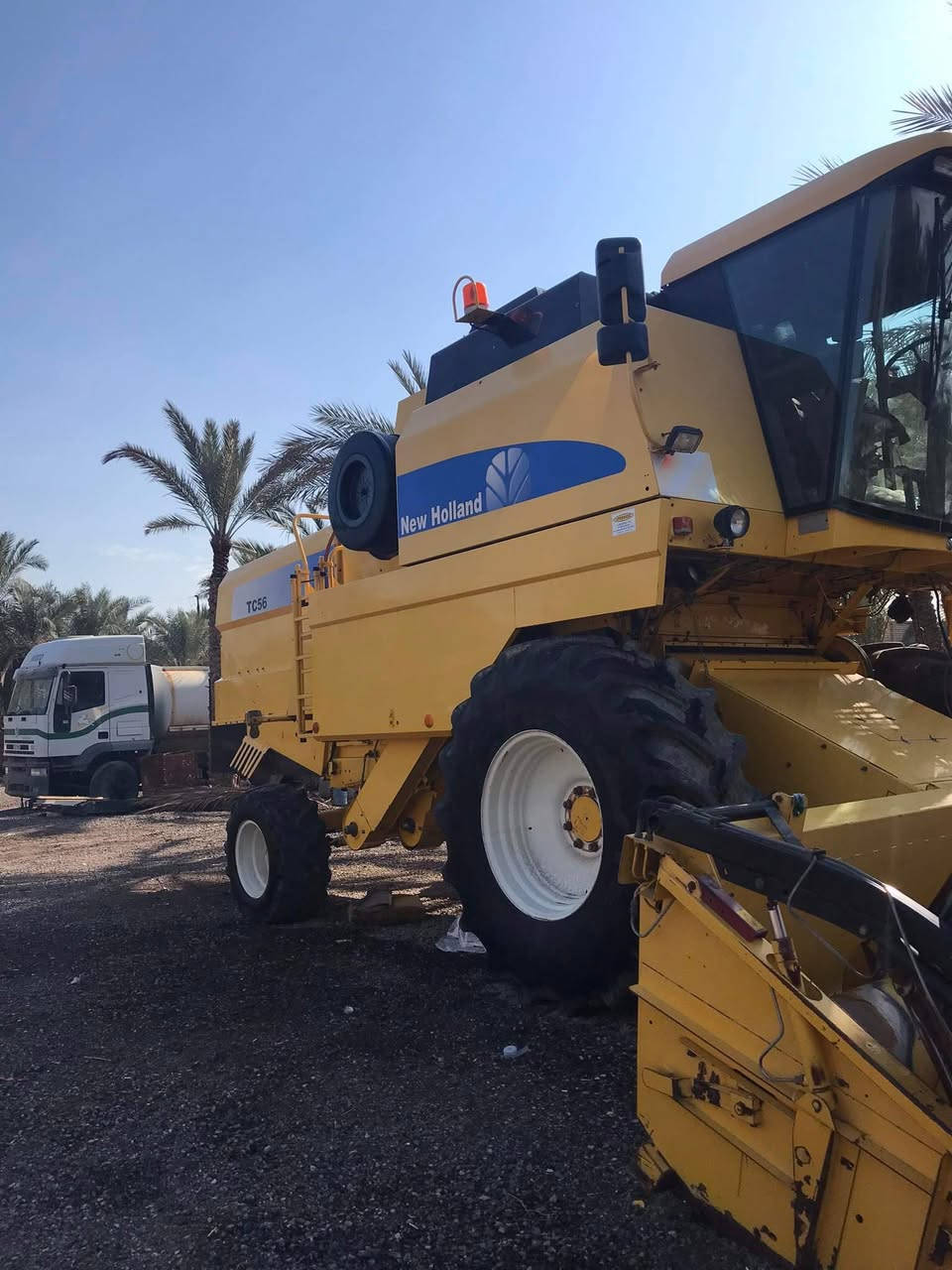 للبيع 2006 فول مواصفات  دبل درام5 بلم طبله 17 قلاب هايدرو بم و نوزل غربيل كهربائي تاير 32للتصال ***********/
***********
