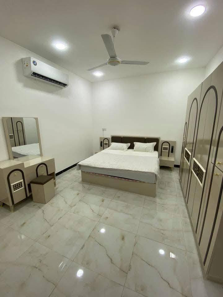 شقة مؤثثة للإيجار في المنصور
غرفتين نوم + صالة + مطبخ + حمام
للاستفسار: ***********
