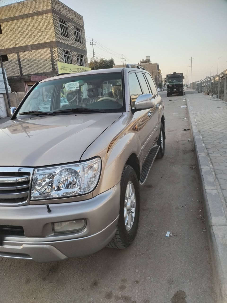 لاندكروز ٢٠٠٦ رقم مثنى بأسمي فول مواصفات مكان النجف مكفوله مكينه بلاديه ما مفتوحه كير وحداديه وبدي مكفولات تخم تاير دنلوب رقم الهاتف ***********
