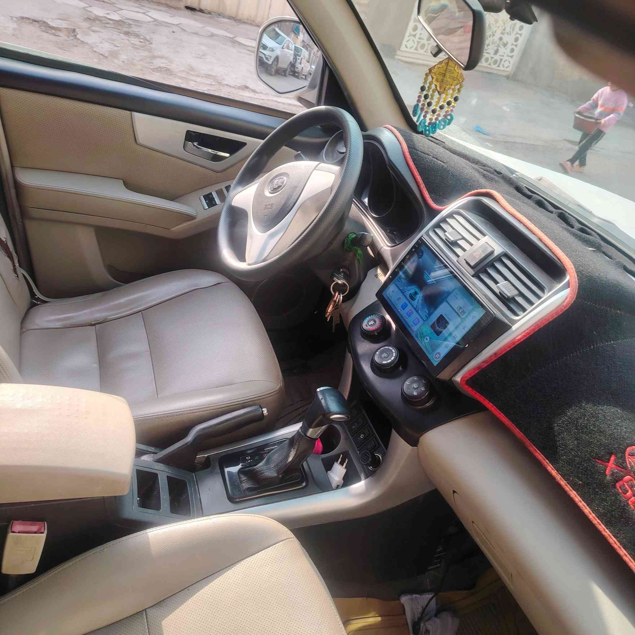 السلام عليكم ليفان موديل ١٦  رقم ذيقار سعر ٤٥ بيهه مجال***********
