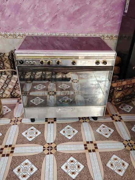 طباخ كريازي اخو جديد نضافه فول السعر 300وبي مجال لشراي وتساب ***********
