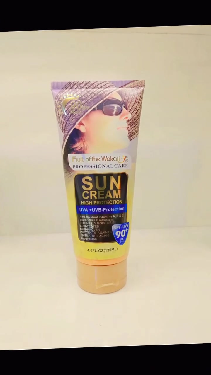 ☀️ حماية قوية لبشرتج بكل الأوقات ✨
كريم واقي الشمس الأصلي من Fruit of the Wokali 🌸
SPF 90 حماية عالية ضد أشعة الشمس ☀️
يرطب البشرة ويحافظ على نعومتها ويقلل آثار التصبغات والجفاف 💛
✔️ مناسب لجميع أنواع البشرة
✔️ خفيف وما يترك دهنية
✔️ حماية UVA + UVB
✔️ حجم اقتصادي يدوم فترة طويلة
متوفر الآن حصراً لدى كوزمتك القمّة 💖
العنوان الصويرة حي المعلمين عمارة المنغر مجاور قطن للألبسة الداخلية او مجاور مهند العبدلي الأحذية والحقائب 
للإستفسار والطلب مراسلتنا عبر الصفحة أو الاتصال 📞 ***********
يوجد توصيل داخل الصويرة. #
