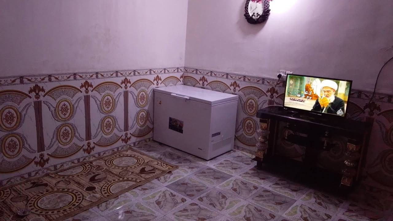 بيت البيع في منطقة ال7000قرب مدرسة البرده البيت ستقبال+صاله +مطبخ +3غرف سطح صب مسلح ومطبك شتايكر  الارضيه سيراميك عله طول البيت(اذا اكو بيت مراوس في الدوائنم راوس ) ***********
