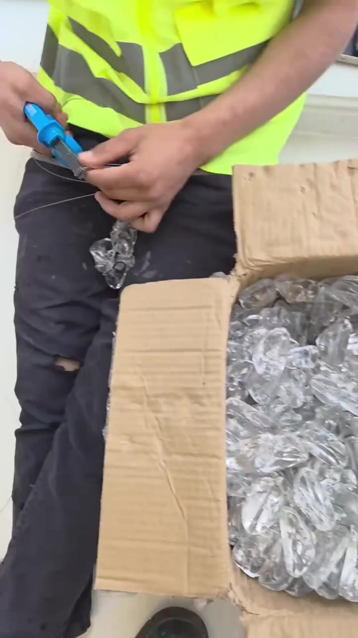 ✨ مش كل إضاءة تنفع تكون قطعة فنية…
لكن لما يدخل الكريستال بالتفاصيل والفخامة، هنا يبدأ الفرق ✨💎
اختار الستايل اللي يناسب ذوقك
من الكلاسيك الراقي إلى المودرن الفخم 🤍
📍تفاصيل دقيقة
💡 إضاءة تعطي إحساس بالفخامة
🔹 خامات كريستال بجودة عالية
للطلب والاستفسار 📩
خلي سقف بيتك يحكي عن ذوقك ✨
#ثريات #كريستال #ديكور #ديكور_داخلي #ثريات_مودرن تصميم_داخلي فخامة اضاءة نجف ديكور_فاخر المدينة_المنورة السعودية تيك_توك اكسبلور fyp chandelier crystal luxuryhome


**إذا كنت صاحب هذا الإعلان وتريد حذفه لأي سبب، رجاءا أرسل رسالة إلى الدعم الفني**