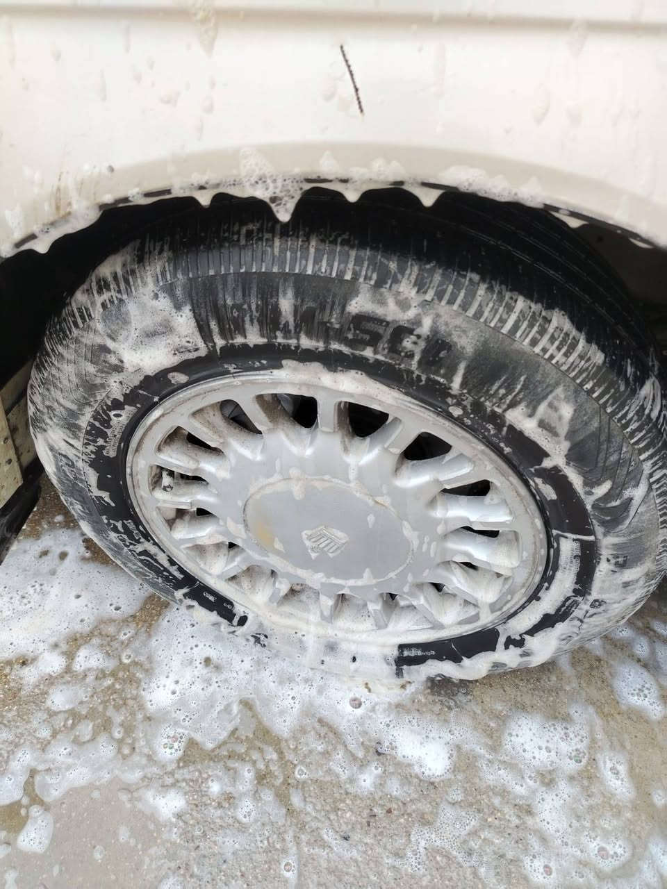 سلام عليكم بطه مديل 1993 السسياره حلوه ونضيفه السياره منضومه غاز+بانزين السياره ب اسمي سنويه لل29
مكفوله من الكص والسرقه ونقل الج ث ه سعرها 55ورقه وبيها مجال قليل مكاني بصره كرمه علي للتواصل ***********
