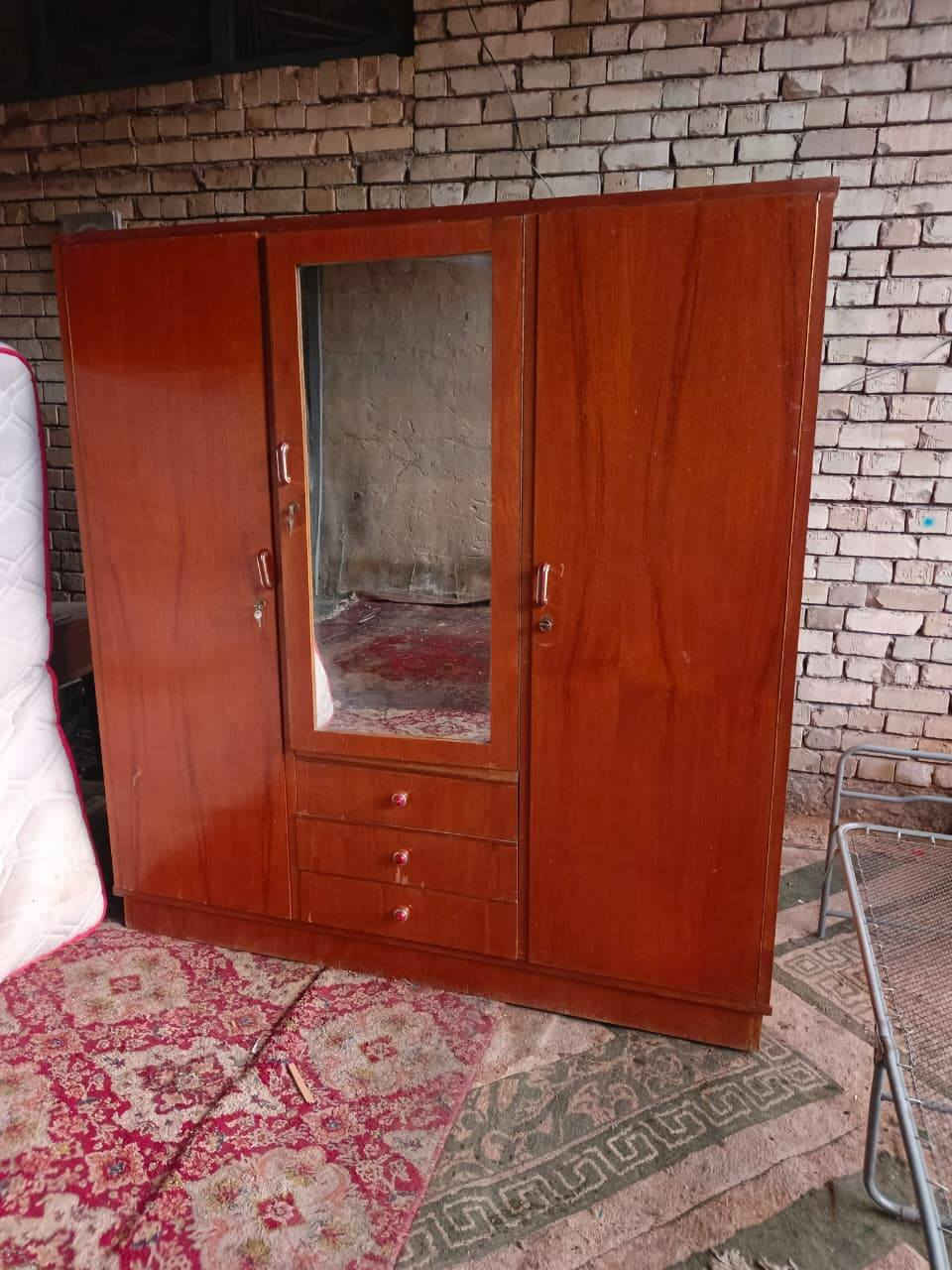 غراض لبيع المكان بغداد نهايه حي أور سبع قصور شارع ابو علي واتساب *********** اتصل وأني بخدمتكم
