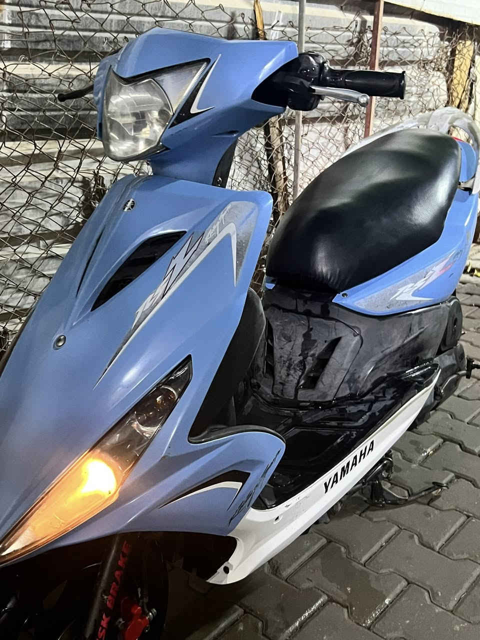 سلام عليكم دراجة ماكس مضلع سرعه120لون بحري مابية اي نقص مكفوله كفاله عامه وكلهة مختمه ختم واحد مكاني الكريعات السعر ع خاص 
***********
