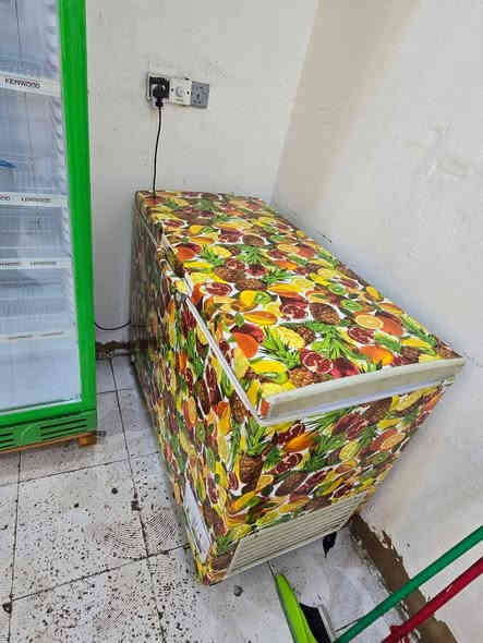 مجمده + براد + سبلت+ ميز + ميزان  البيع غراض جديده ***********
