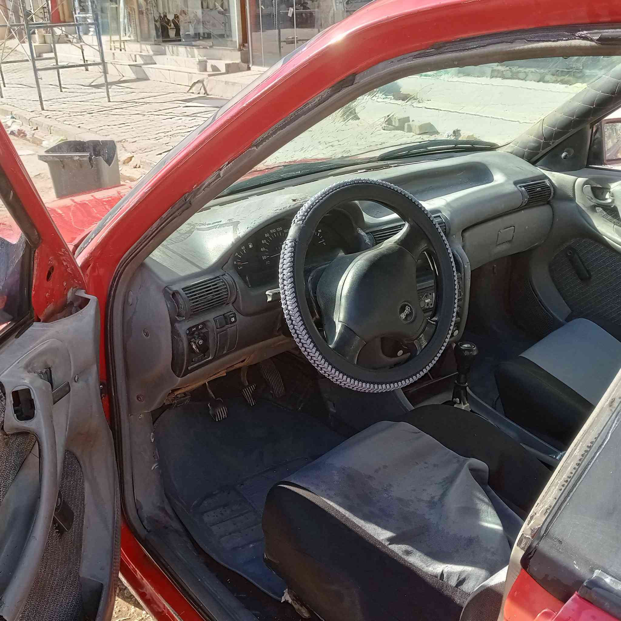 ابل استره رقم انكليزي موديل 91/سنويه ال30   سياره ابسمي مكاني نجف حي النصر ***********
