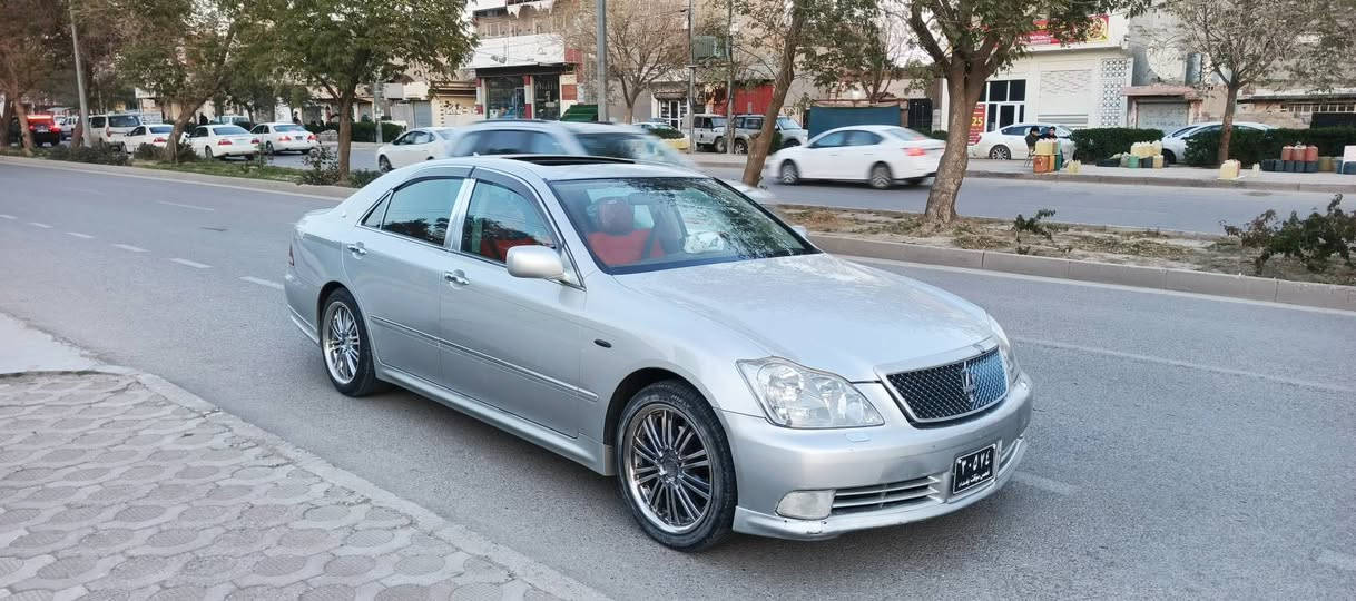 مووس 2005 ١ پارچه صبخ
سلایت ، ۳ دوگمه..  ده رگا به سمه . ناو ره صاصی. شاشه تیسلا. هیچ سارد و شوختی نیه. مکینه و گیر بچوک بنزین که م ده خوا شوین که لار ***********
