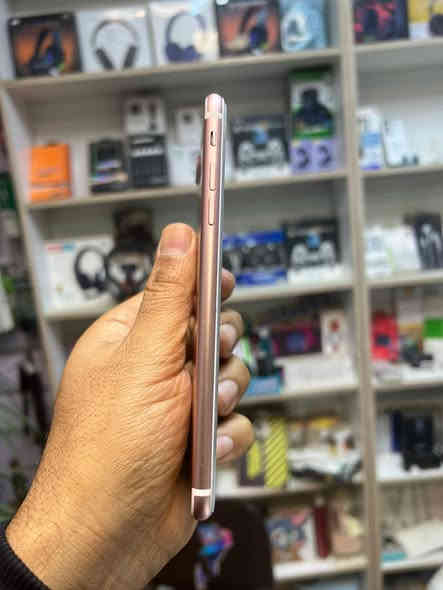 ايفون 7 بلاص. الذاكره128 نظيف كله شغال مثل مواضح بصور السعر مناسب 95  الف. مكاني بغداد العبيدي ***********
