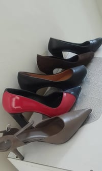 احذية اوروبية • مقاسات ٣٩-٤٠ • ٥ قطع