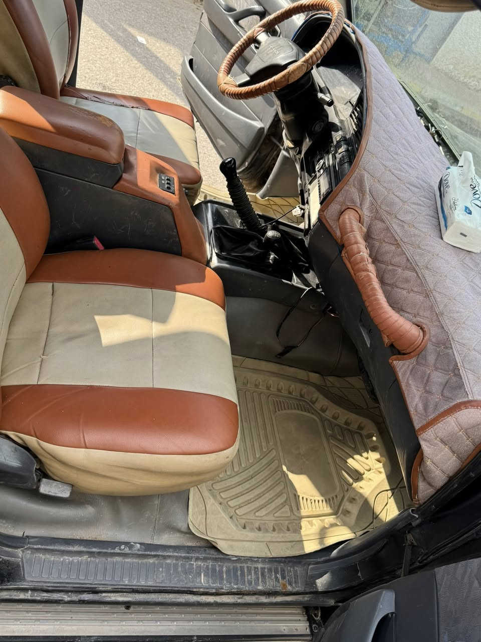 السلام عليكم لاندكروز ليله علوي موديل 93رقم واسط إنكليزي اب اسمي سنويه لحد 28 فول موصفات دبل تانكي دبل سبير  سلايت روف ثلاجه 3قطع تبريد سياره مصبوغه جماليه تخم تاير صدرها  80/بل 100 كير عادي مكينه اثري أف. كهربايتهة كلهة شغاله جام لايت سنتر لوك خمس أبواب كيجان كلهة شغاله   لبيع مكان  واسط العزيزيه ***********  ***********
