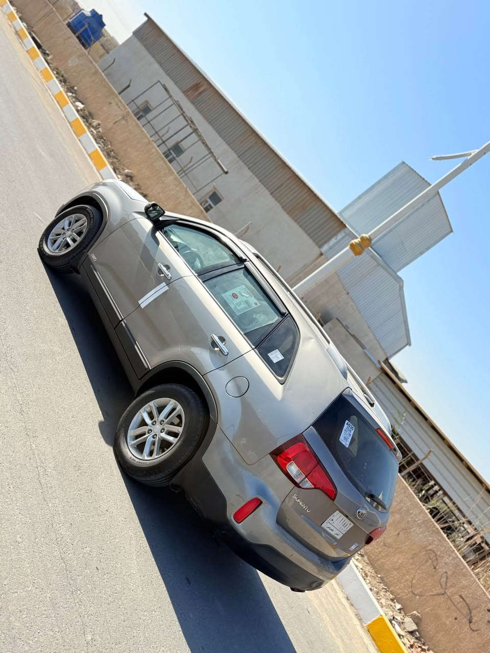 البيع سورنتو 2014 رقم مثنئ بسمي مشروع وطني تحويل ثاني يوم سياره جديده وجاهزا مكينه ٢٤٠٠  كير ومحرك وحداده وتبريد وتخم تاير كارتون وسعر 134 وبيه مجال مكان سياره ناصريه 
  سياره وارد مريكي بيه بس بنيد بدل ولباقي كفاله *********** ناصرية, ذي قار
