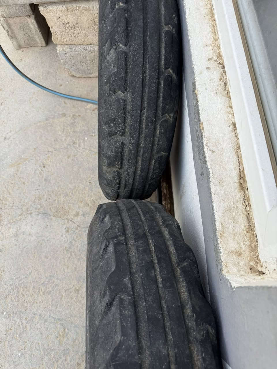 تايرات فورگسن للبيع نص عمرر كدام العين السعر  150 وبي
مجال للشراي رقم هاتف / *********** /
0782 832546
موقع كركوك دوميز
