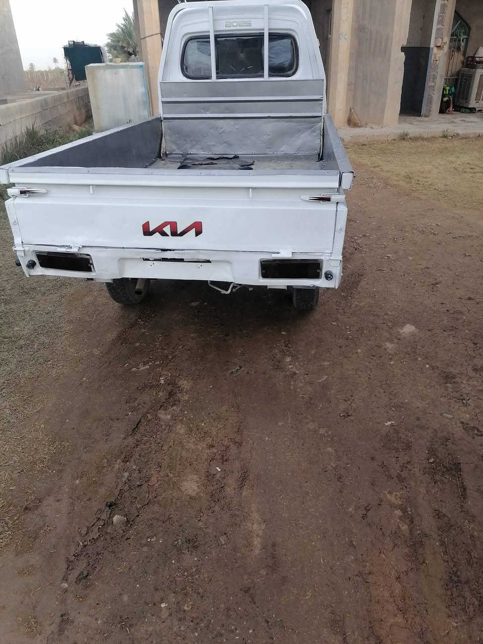 فاو للبيع أوراق كامله السياره جاهزه معمره بس المحرك بدايت صرف سعره ١٤ وبيه مجال شويه مستعجل عل بيعتها محتاج اتصال رقم تلفون ***********
