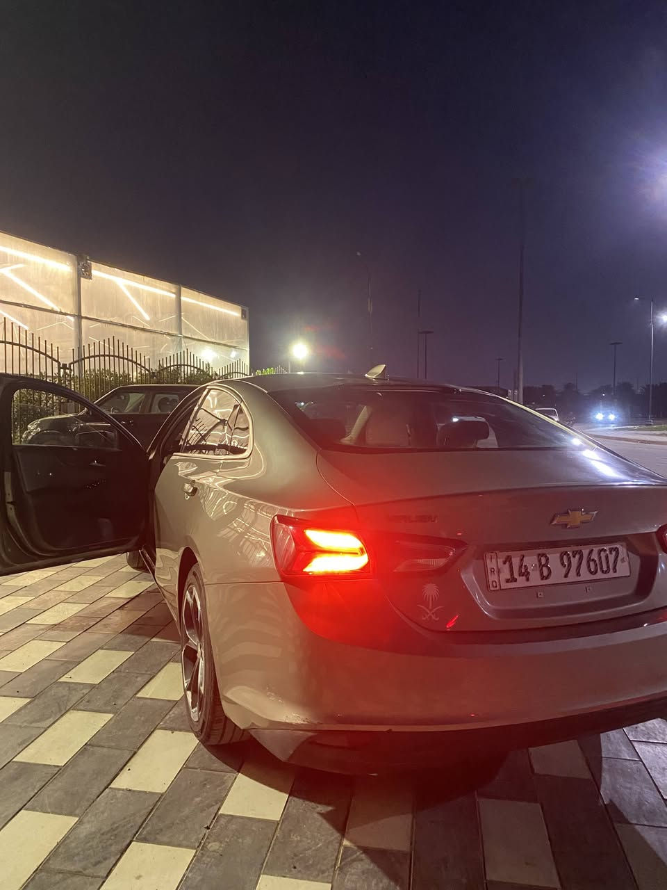 السلام عليكم 
 للبيع شوفرليت ماليبو 
موديل 2022
وارد امريكي حداثها موضح بل صور 
رقم بصره معوقين باقليها سنه وتصير حرة اسويلك  وكالة عامه 
كير محرك  لغد شواصي تبريد كلة مكفول 
 مواصفات ال LT 
ماشية ٦٧ الف 
مكاني بغداد البلديات المضمار قرب الأمن العامه 
السعر ١٠٧ وبيها مجال 
للاستفسار ***********
