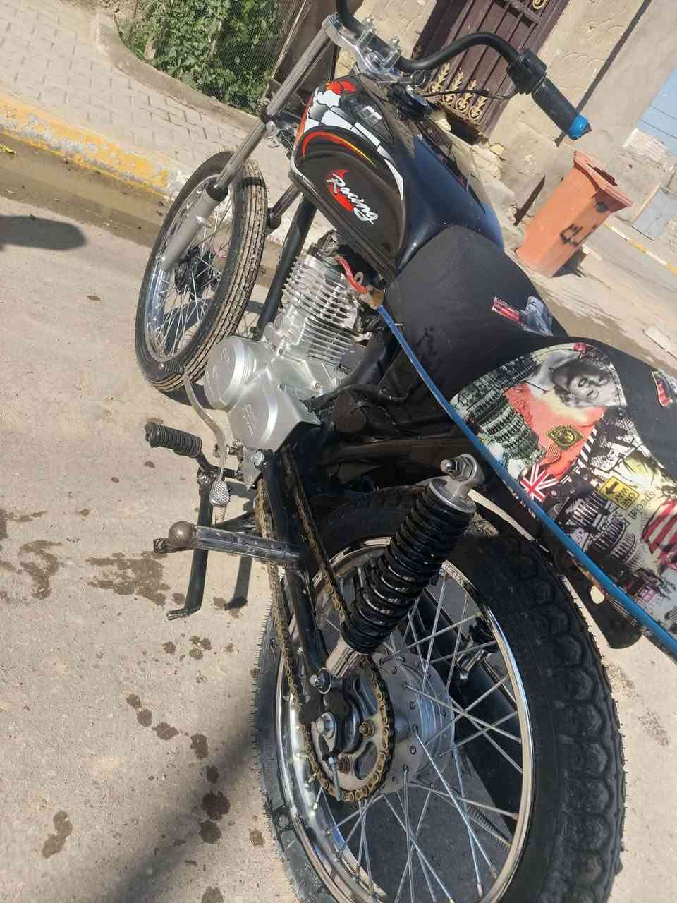 السلام عليكم
دراجة للبيع شاصي كلك 2019
الدراجة معمرة قبل 3 ايام مكينة سي جي نامة كاملة مسحوكة 

السعر 600 وبيها مجال للشراي 
تواصل خاص او على الرقم 
***********
