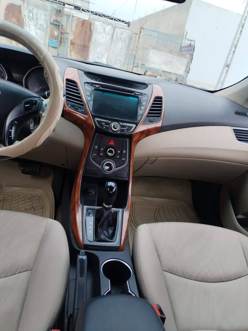 الانتره٢٠١٤ خليجي شكل ٢٠١٥؛ش السياره جديده محرك ١٨٠٠ دوش نص قطعه صبغ موضحه بسونار
السعر ١٢٢ وبيها مجال مكاني الدوره المهديه.. 
***********

***********
