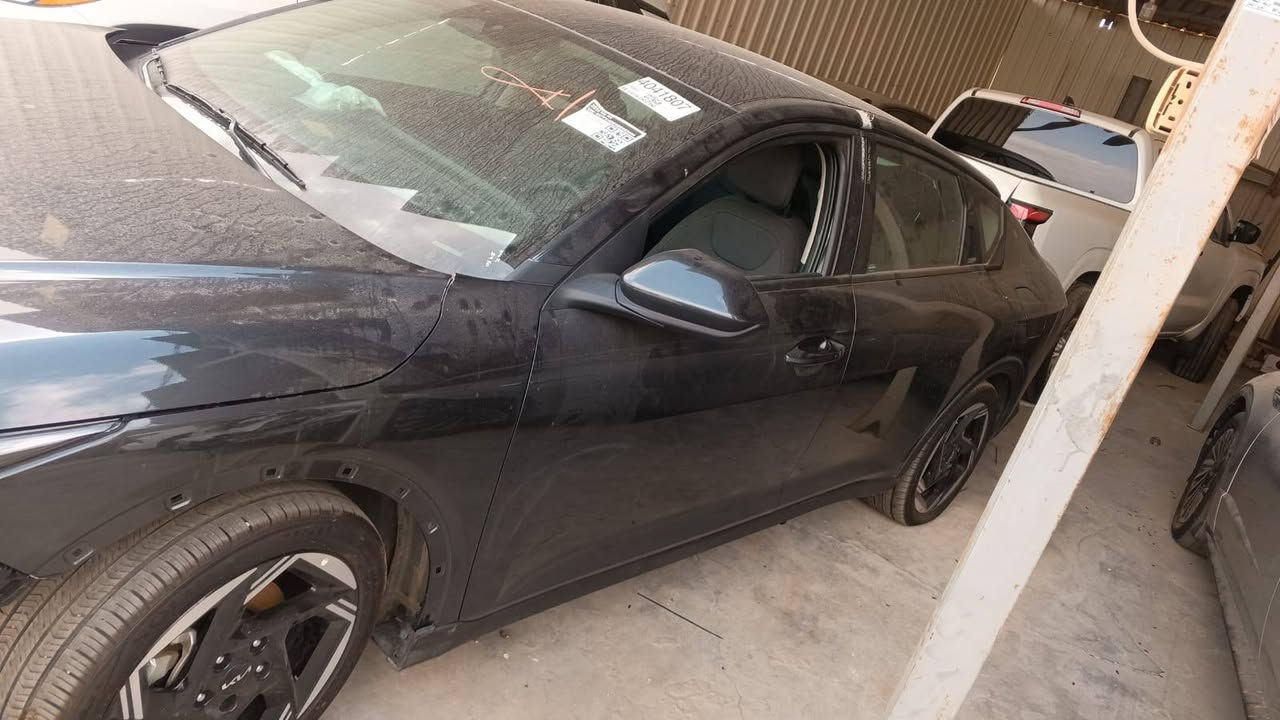 السلام عليكم كيا K4 موديل 25 فول الفول عده فتحه مواصفات EX حادثه موضح بالصور سياره شبه كلين سياره حاليا بعمان الحره تباع على وضعه السعر 105 وبيه مجال بسيط وبلامكان ادخال سياره على كتاب شهداء الاتصال على الرقم ***********
