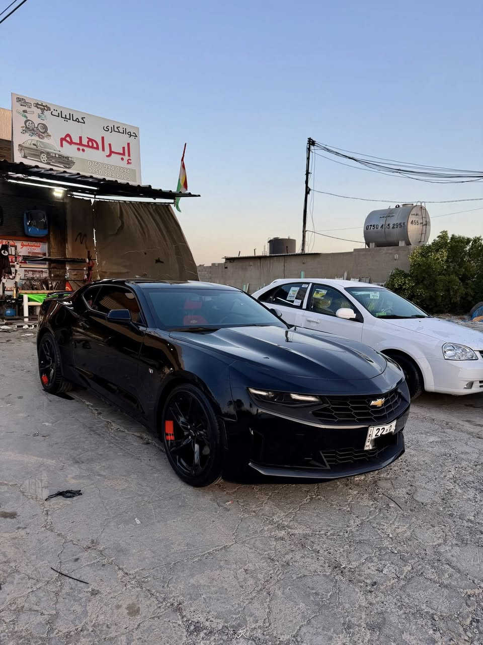 كامارو ٢٠٢٤ V6كلين بدون سبغ
بس بیها ۲ مكان بارد ضغير قطره سبغ مابيها 
رقم شاصى موجوده بل منشور 
ماشيه ٤٥ كليومتر مو مايل
فول بدون فتحه 
سياره جديده دينار مسرف مابيها 
كير محرك كهرباى بشرط 
تحويل غرامه بشرط بسمى سياره 
سعر ٢١٠ $ بيها مجال 
رقم وا تصاب ***********
